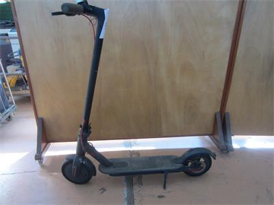 08/2025/9 - 02 monopattini elettrici usati sprovvisti di caricabatteria e/o accessori